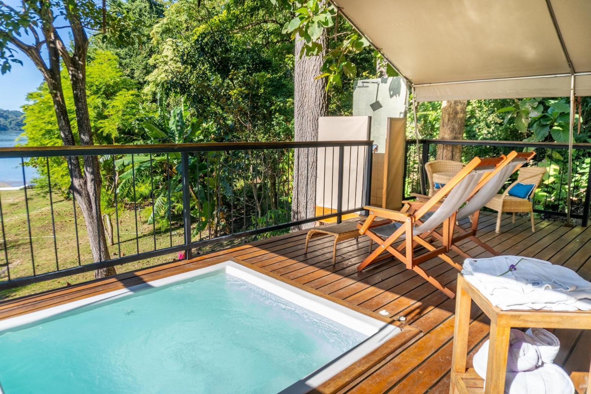 פקוארה Isla Chiquita Glamping Hotel מראה חיצוני תמונה
